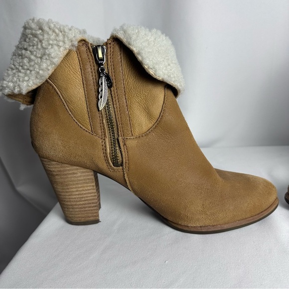 UGG Australia Charlee Chestnut Suede Shearling Fold Over Heeled Ankle Boots 8.5 - Picture 5 of 15